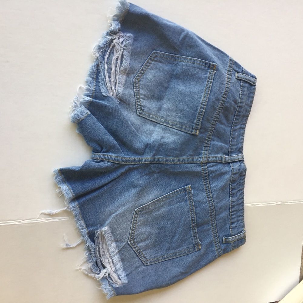 Distress Denim Shorts Women’s Size M - Picture 5 of 5